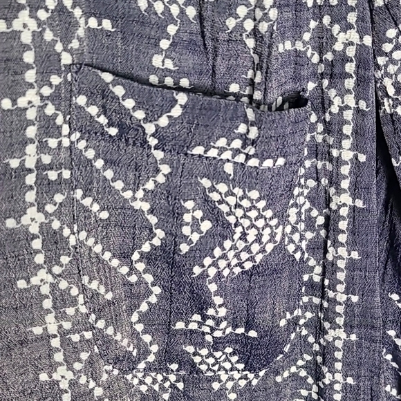 Fred David Blue & White Patterned Top, Size XL - Picture 10 of 12